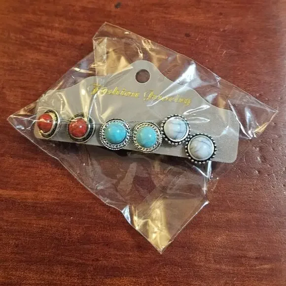 Western-Style Faux Turquoise Red Coral & White Magnesite Stud Earrings - Picture 10 of 10